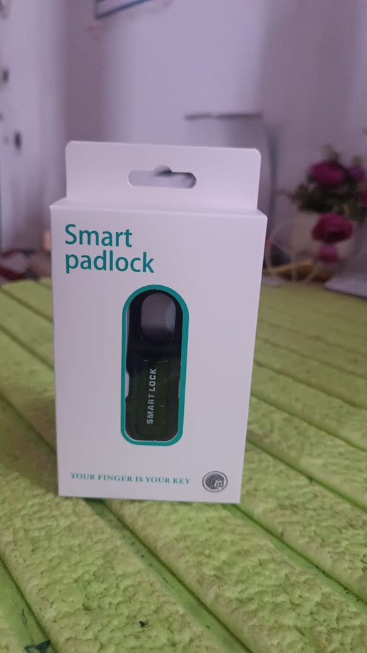 User demonstrating easy fingerprint registration on the Safelix padlock.